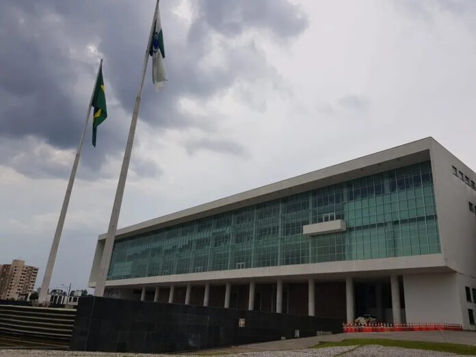 Governo do Paraná pretende aumentar alíquota do ICMS; setor produtivo critica medida