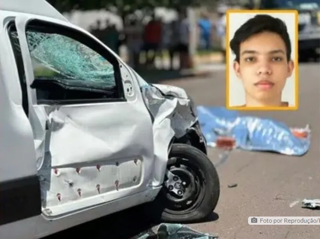 Entregador de 20 anos morre ao bater de moto contra Fiorino