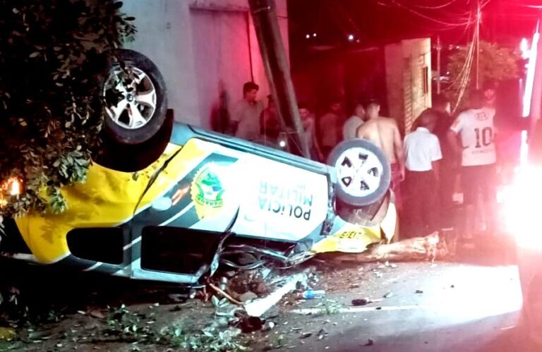 Acidente com viatura da Polícia Militar em Corumbataí do Sul deixou policiais feridos