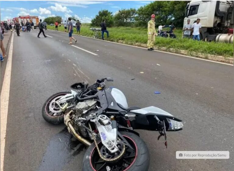 Motociclistas ficam feridos após acidente na BR-376