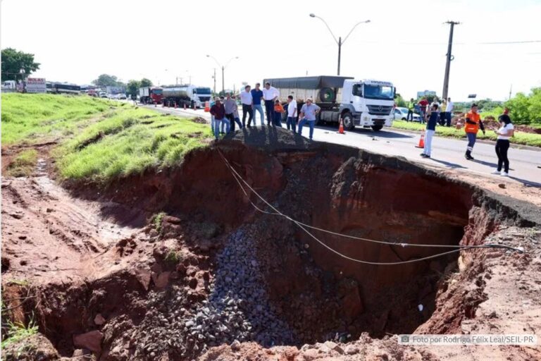 Obra emergencial vai recuperar trecho da PR-323 danificado por chuvas