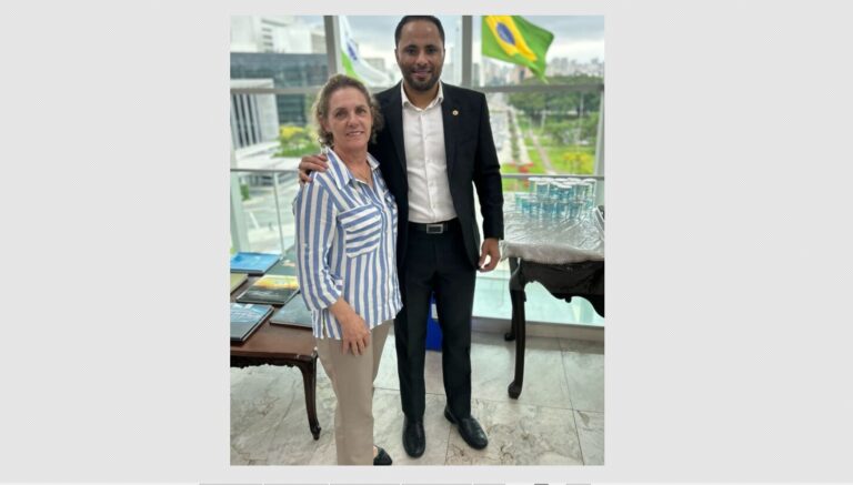 Pré-candidata a prefeita de Marumbi visita Deputado Do Carmo em Curitiba