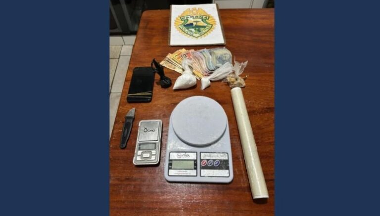 Suspeito de tráfico é preso com crack e cocaína em Califórnia