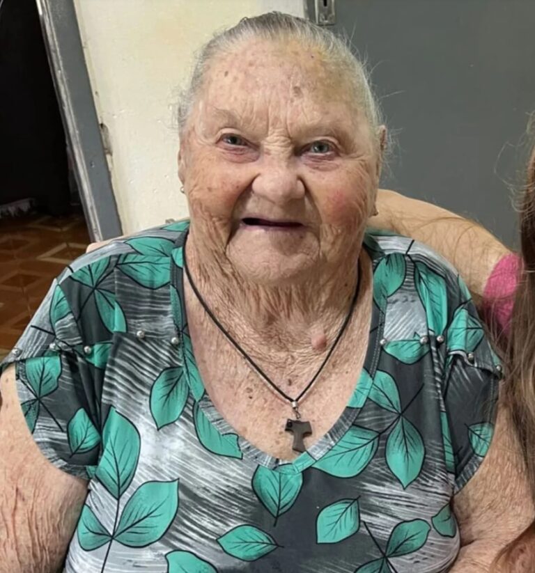 Faleceu Helena Semchechem, aos 93 anos