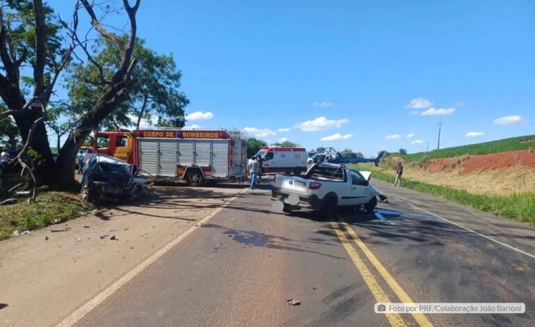 Acidente com carro da Saúde de Jaboti deixa dois mortos na BR-153