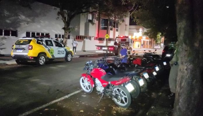 Polícia Militar de Arapongas apreende 15 motocicletas em operação de fiscalização de trânsito